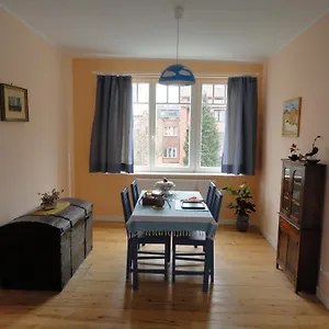 Pensión Dasos Kynthos, Bruselas